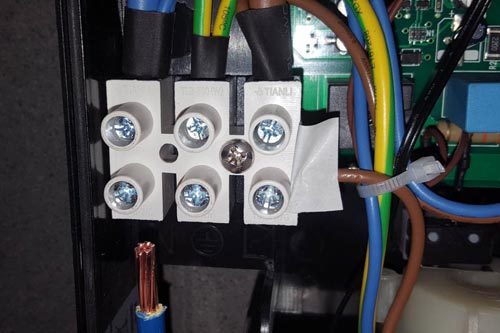 Electric shower installation