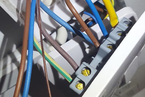 Electric shower installation