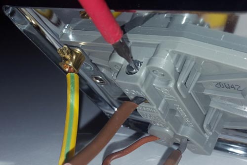 Socket wiring